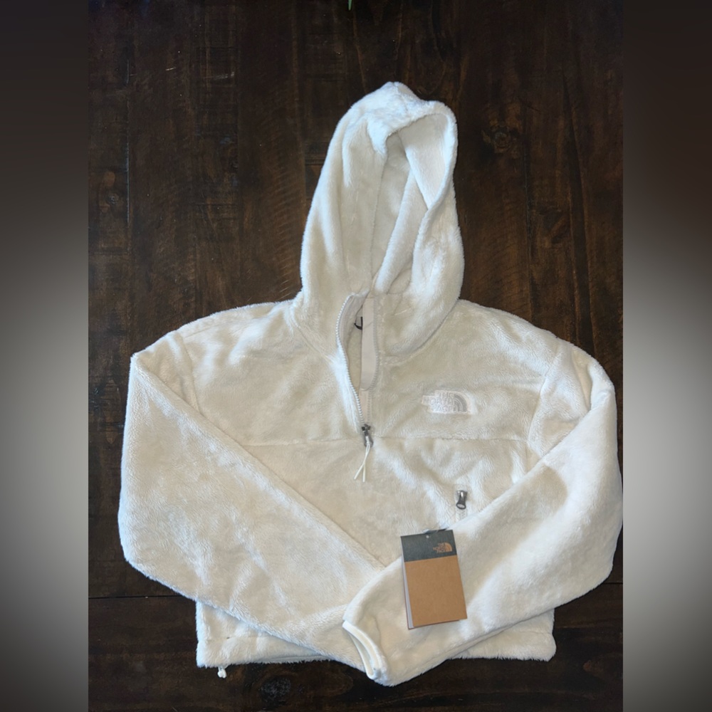 NWT North Face pullover